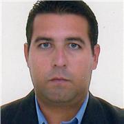 Profesional en Deporte, con maestría en Motricidad